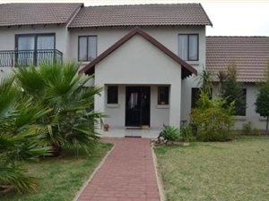 3 Bed House in Brooklands Lifestyle Estate