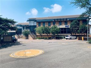 330 m² Commercial space in Tijger Valley and surrounds