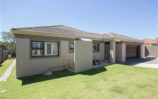 3 Bedroom House in Boesmansriviermond