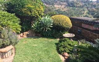 3 Bedroom Townhouse in Waterkloof Heights