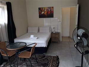 Bachelor apartment in Rhodesfield
