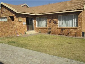 3 Bed House in Thatchfield