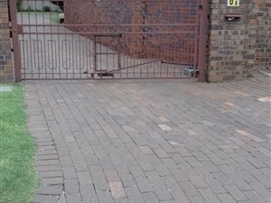 4 Bedroom House in Brackenhurst