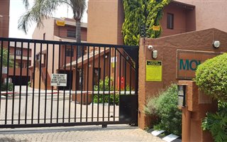 2 Bedroom House in Buurendal
