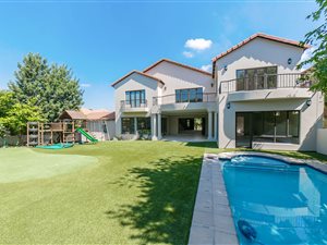 5 Bed House in Dainfern Valley