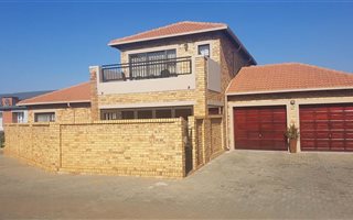 3 Bedroom Duplex in Meyersdal Nature Estate