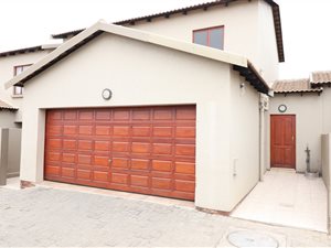 3 Bed Cluster in Country View