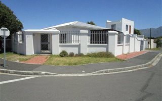 2 Bedroom Townhouse in Lansdowne