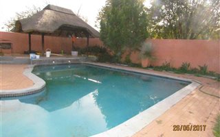 4 Bedroom House in Neserhof