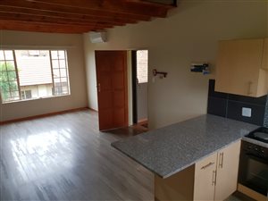 2 Bed Apartment in Hazeldean (Silverlakes Surroundings)