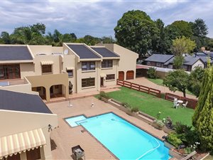 6 Bed House in Oriel