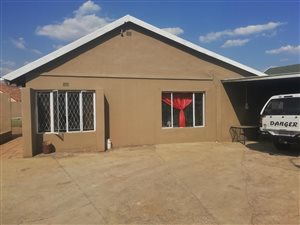 3 Bed House in Bonaero Park