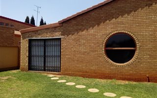 3 Bedroom Townhouse in Eloff