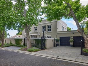 4 Bed House in Wynberg Upper