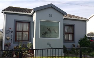 2 Bedroom Townhouse in Strand Central