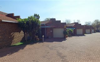 3 Bedroom Simplex in The Hill