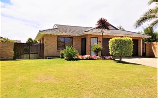 3 Bedroom Townhouse in Beverley Grove