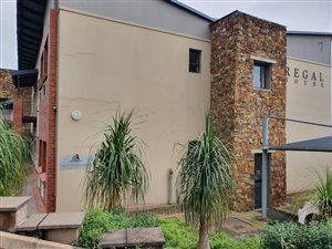170 m² Commercial space in Montrose