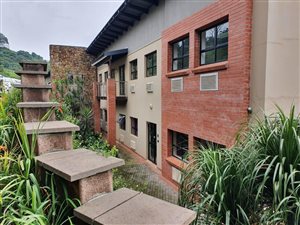 170 m² Commercial space in Montrose