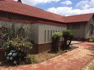 3 Bedroom House in Brackendowns