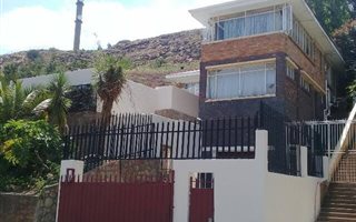 1 Bedroom Apartment in Bezuidenhout Valley