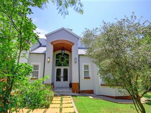 5 Bed House in Helderfontein Estate
