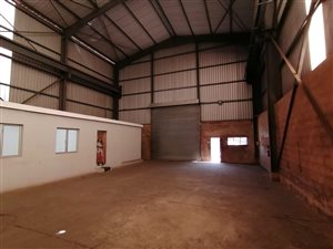 800 m² Commercial space in Jacobs