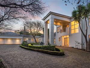 4 Bed House in Erinvale Estate