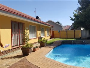 4 Bed House in Falcon Ridge