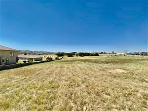 8895 m² Land available in Mooikloof Glen