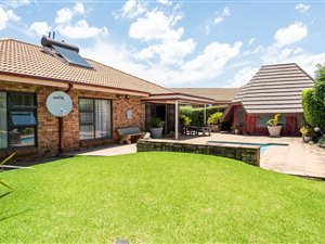 2 Bed Townhouse in Vanderbijlpark SW5