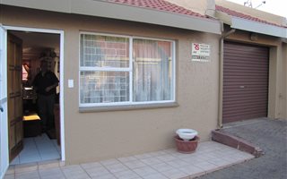2 Bedroom Townhouse in Vanderbijlpark SW5