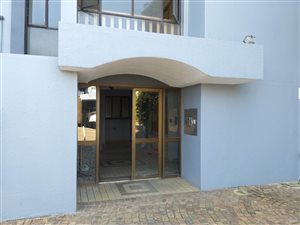3 Bed Apartment in Menlyn