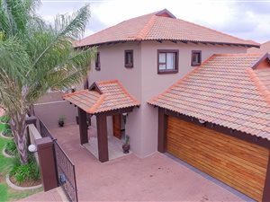 4 Bed House in Greenstone Hill