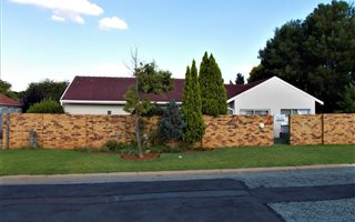 5 Bedroom House in Petersfield