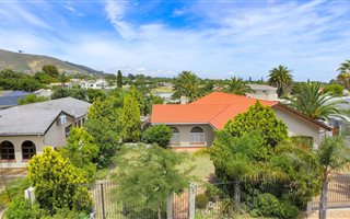 3 Bedroom House in Panorama