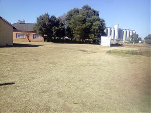 607 m² Land available in Eloff