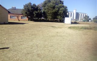 607 m² Land available in Eloff