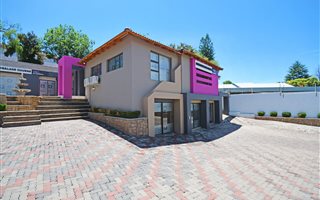 435 m² Office Space in Glenadrienne East