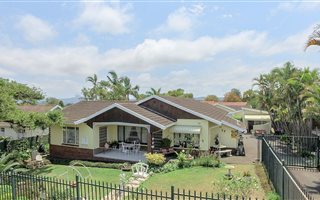 3 Bedroom House in Hayfields