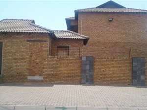 2 Bed Townhouse in Elspark