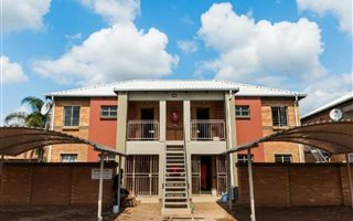 2 Bedroom Townhouse in Andeon AH