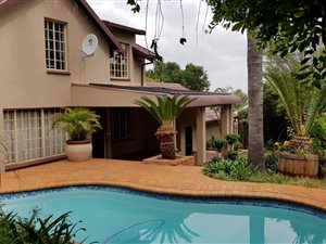 5 Bed House in Rietvalleipark