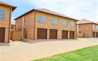 4 Bedroom Townhouse in Oukraal Estate