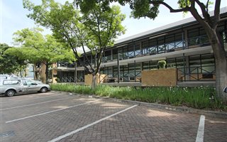 270 m² Office Space in Waterfall Estate