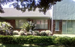 4 Bedroom House in Suiderberg