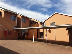 2 Bed Townhouse in Alberton