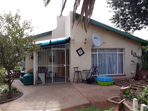 3 Bed House in Postmasburg