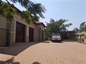 4 Bed House in Kameelfontein and surrounds