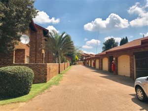 3 Bedroom Duplex in Bonaero Park